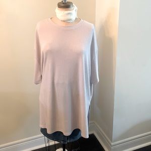 H&M lightly worn short sleeve light weight sweater tunic